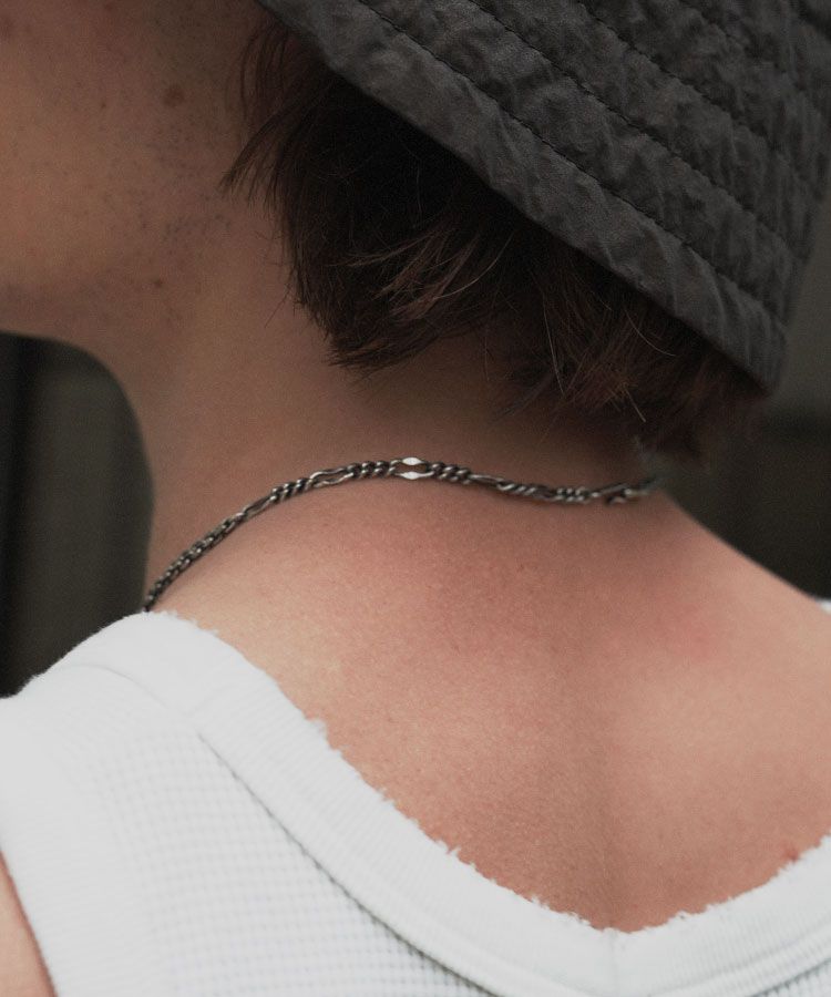 RANDOM CHAIN NECKLACE