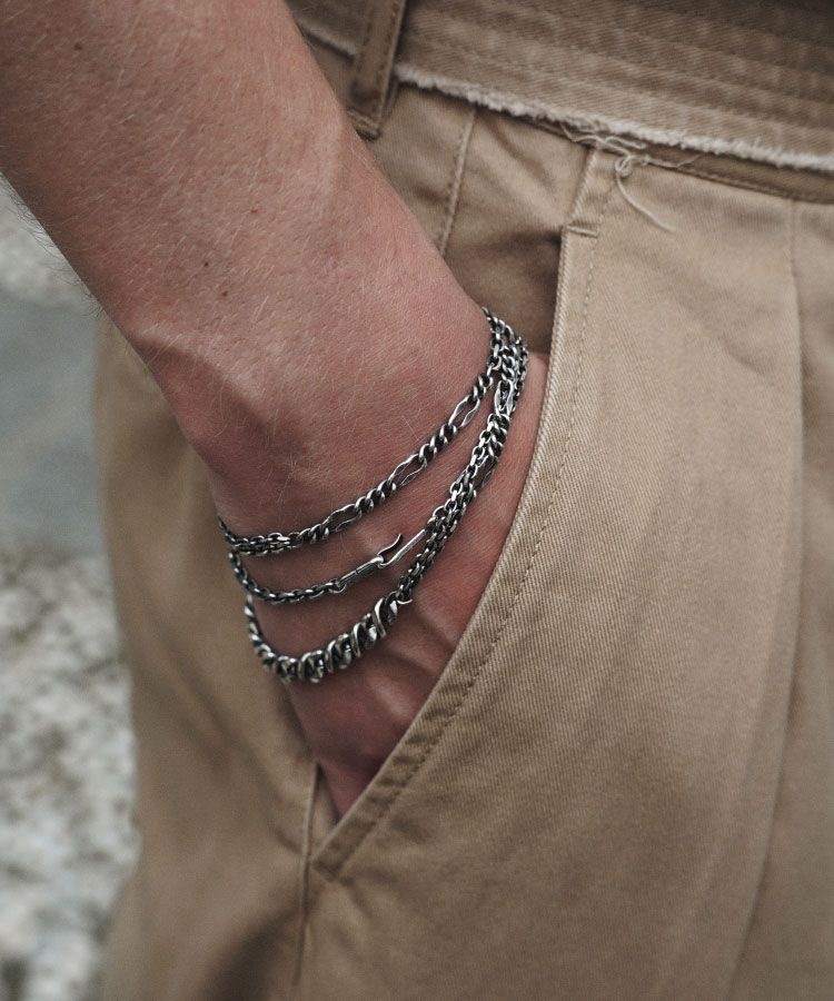 RANDOM CHAIN NECKLACE