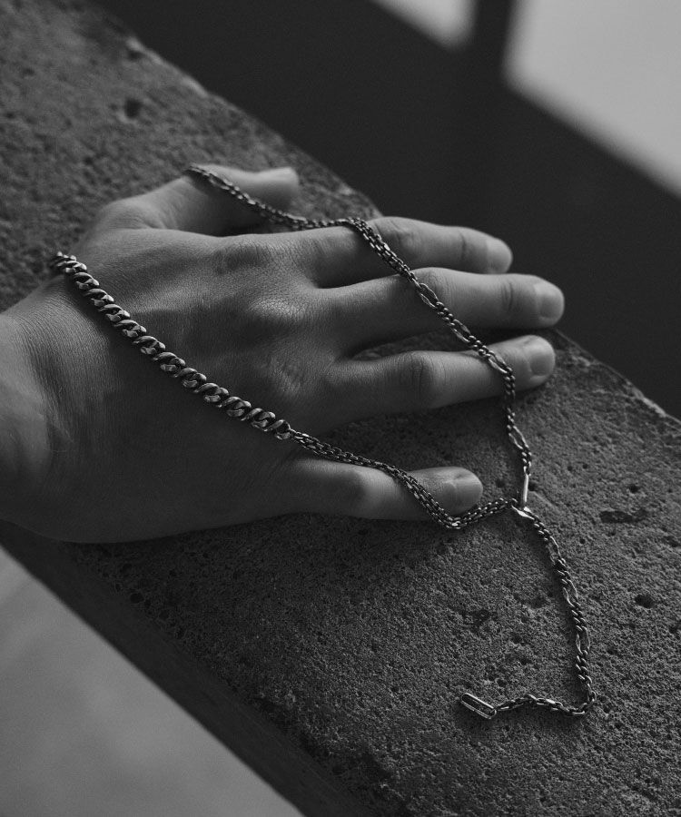 RANDOM CHAIN NECKLACE